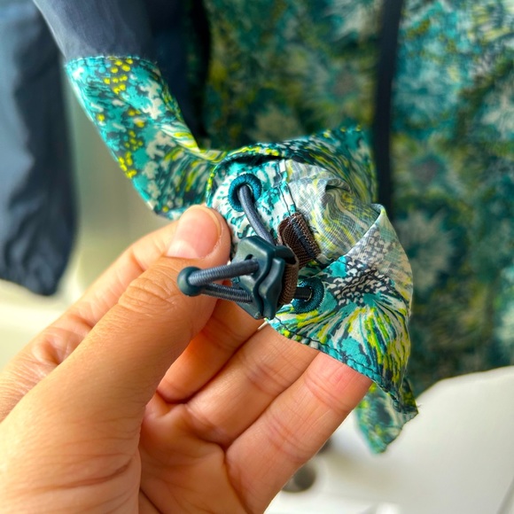 Women’s Columbia Windbreaker Jacket - Picture 6 of 7